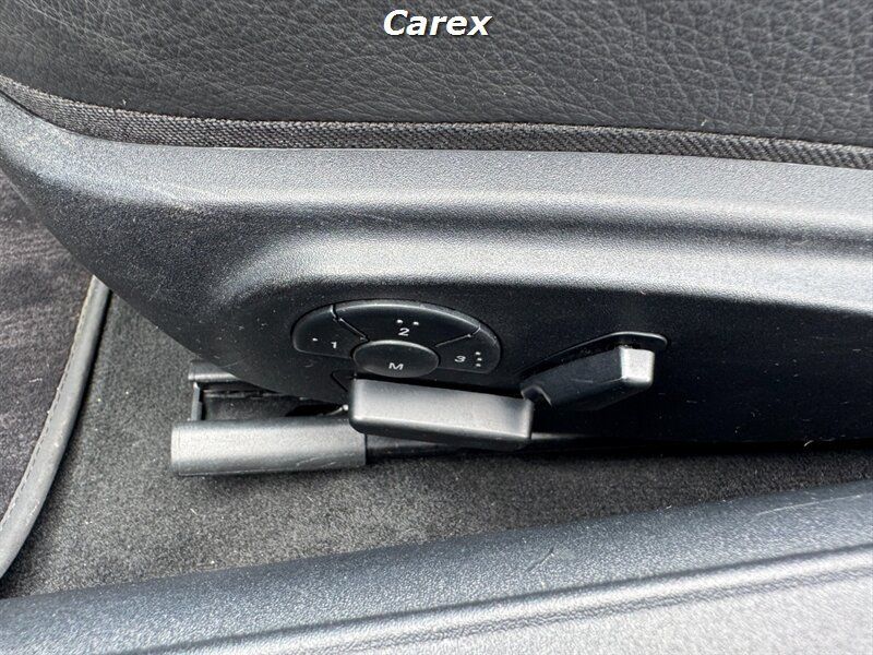 Used 2010 Mercedes-Benz SLK 350 image 33