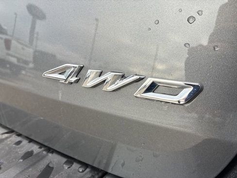 Used 2022 Ford Explorer XLT w/ Equipment Group 202A image 9