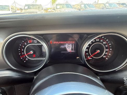 Used 2018 Jeep Wrangler Unlimited Rubicon w/ Dual Top Group AWD/4WD image 27