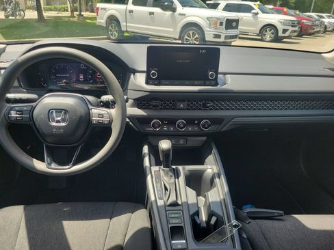 Used 2025 Honda Accord LX image 18