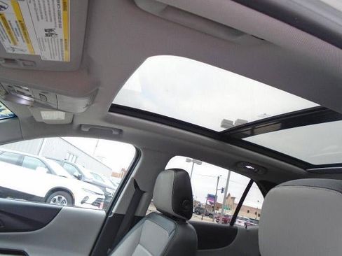 Used 2019 Chevrolet Equinox Premier image 16