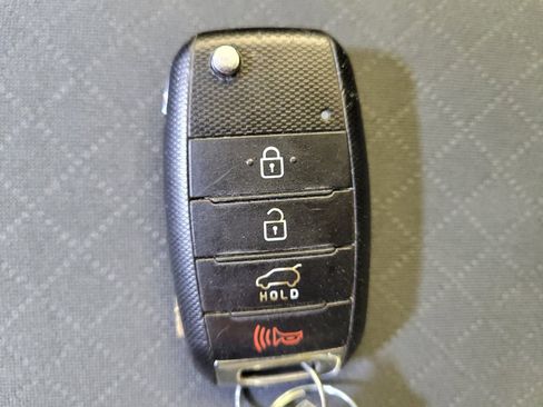 Used 2016 Kia Sorento LX image 32