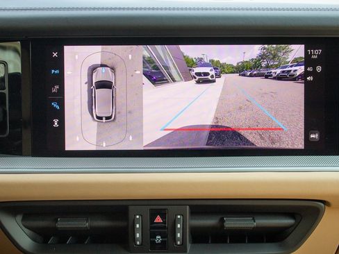 Used 2025 Porsche Cayenne Base w/ Premium Package Plus image 18