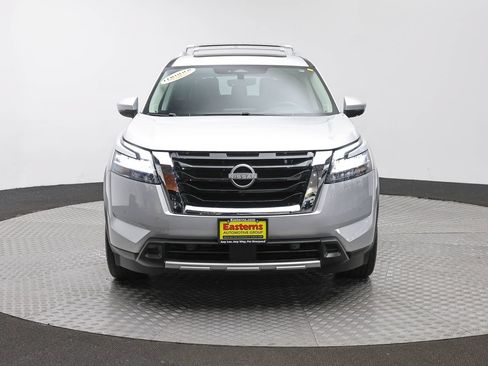 Used 2023 Nissan Pathfinder Platinum AWD/4WD image 2
