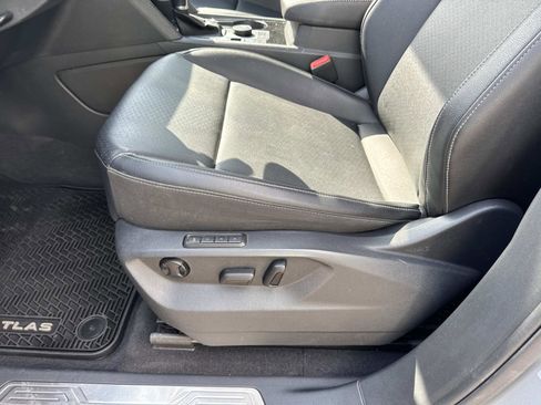 Used 2019 Volkswagen Atlas SEL R-Line AWD/4WD image 17