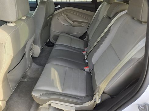 Used 2015 Ford Escape SE image 16