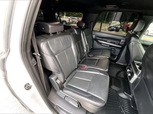 Used 2018 Ford Expedition Max XLT w/ Equipment Group 202A AWD/4WD image 20