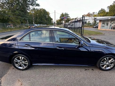 Used 2016 Mercedes-Benz E 350 4MATIC Sedan image 4