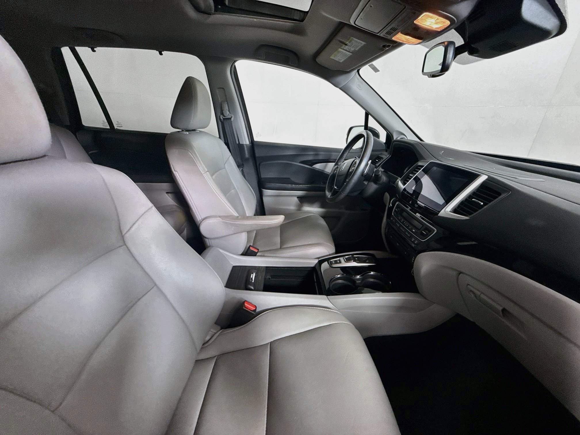 Used 2016 Honda Pilot Touring image 27
