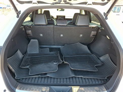 Used 2021 Toyota Venza XLE w/ Softex Package image 28