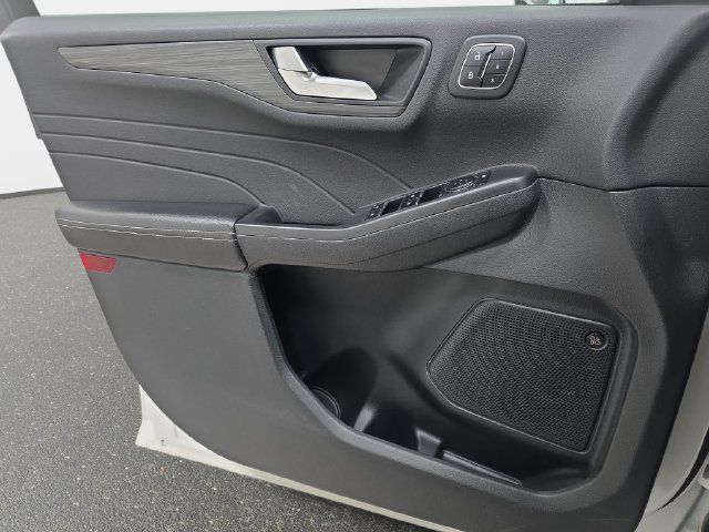 Certified 2023 Ford Escape SE w/ PHEV Premium Package FWD image 23