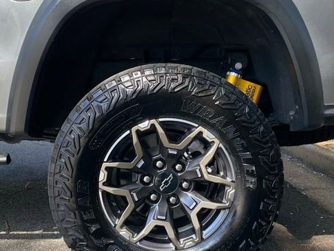 Used 2024 Chevrolet Colorado ZR2 w/ ZR2 Convenience Package III image 6