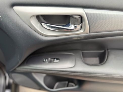 Used 2018 Nissan Pathfinder SL w/ SL Premium Package image 30