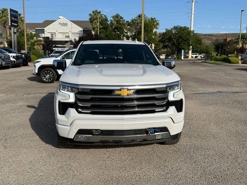 Used 2023 Chevrolet Silverado 1500 High Country w/ Z71 Off-Road Package AWD/4WD image 2