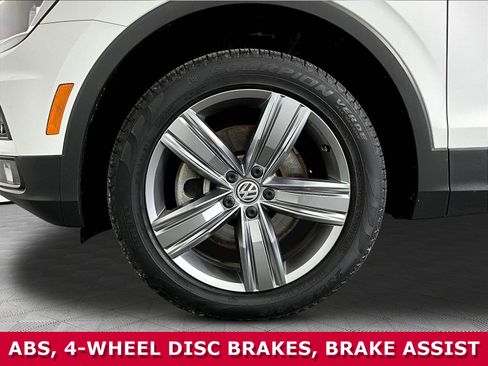 Used 2020 Volkswagen Tiguan SEL AWD/4WD image 31