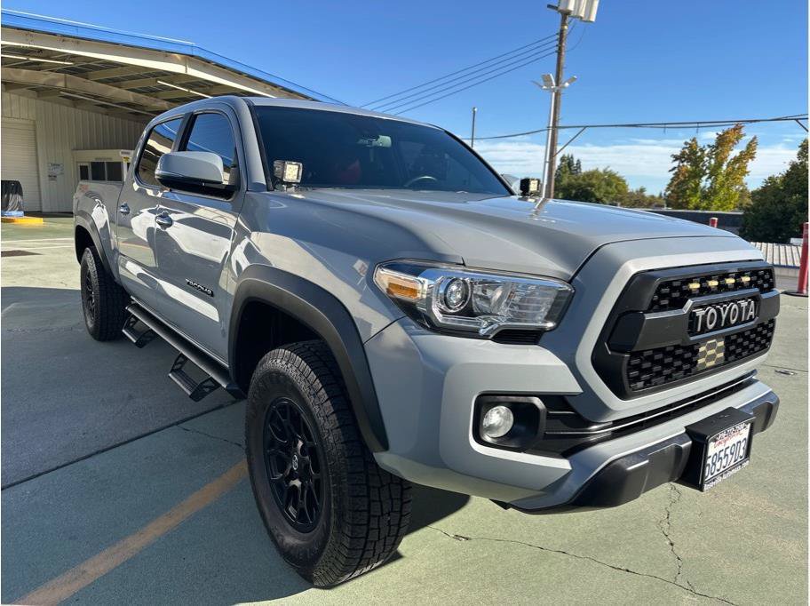 Used 2021 Toyota Tacoma TRD Off-Road w/ Technology Package AWD/4WD image 5