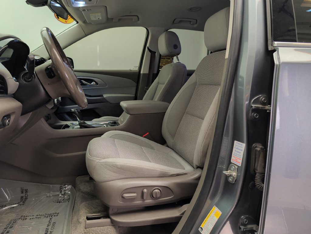 Used 2019 Chevrolet Traverse LT FWD image 10
