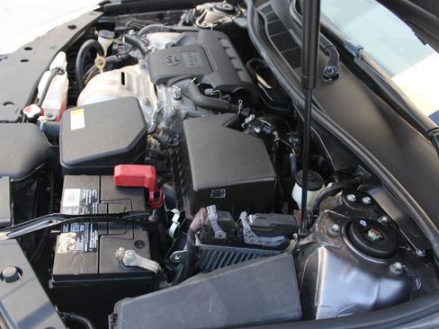 Used 2016 Toyota Camry LE image 37