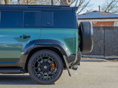 Used 2024 Land Rover Defender 110 V8 image 18