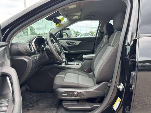Used 2023 Chevrolet Blazer LT AWD/4WD image 3