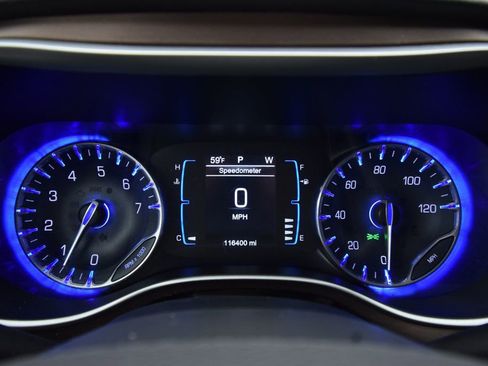 Used 2017 Chrysler Pacifica Touring image 16