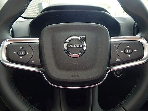 New 2026 Volvo XC40 B5 Plus w/ Climate Package image 21