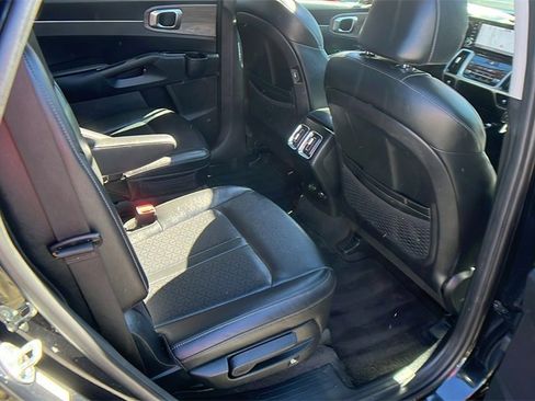 Used 2023 Kia Sorento EX w/ Panoramic Sunroof Package image 19