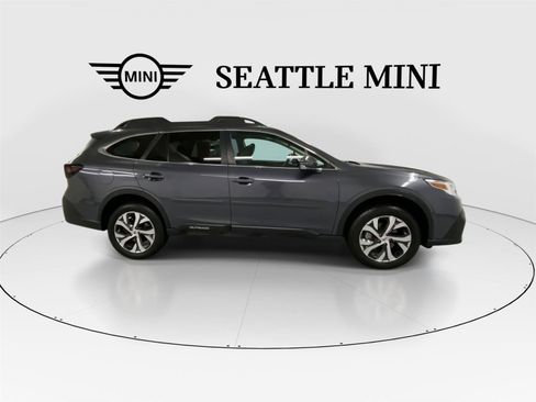 Used 2022 Subaru Outback Limited image 13