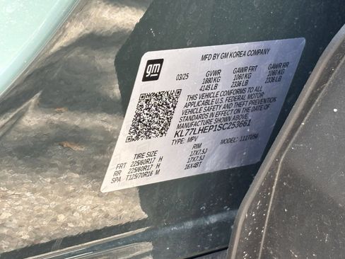 Used 2025 Chevrolet Trax LT FWD image 21