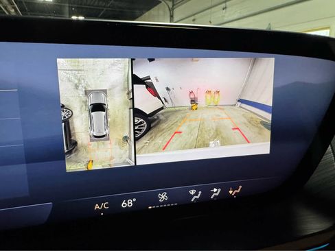 Certified 2025 Buick Envision Sport Touring image 17