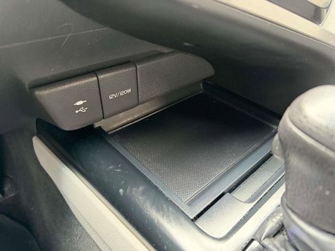 Used 2018 Toyota Camry LE image 33