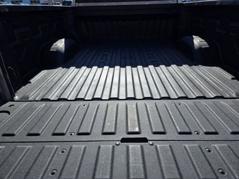 Used 2025 GMC Sierra 2500 AT4 w/ AT4 Premium Plus Package image 15