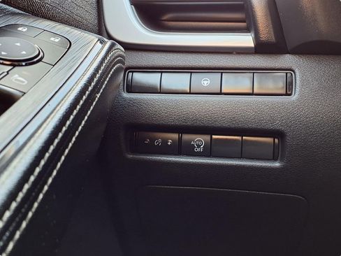 Used 2023 Nissan Rogue SV image 16