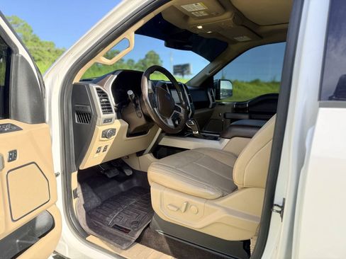 Used 2018 Ford F150 Lariat w/ Equipment Group 502A Luxury AWD/4WD image 15