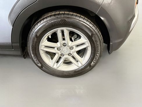 Used 2018 Hyundai Kona SE FWD image 36