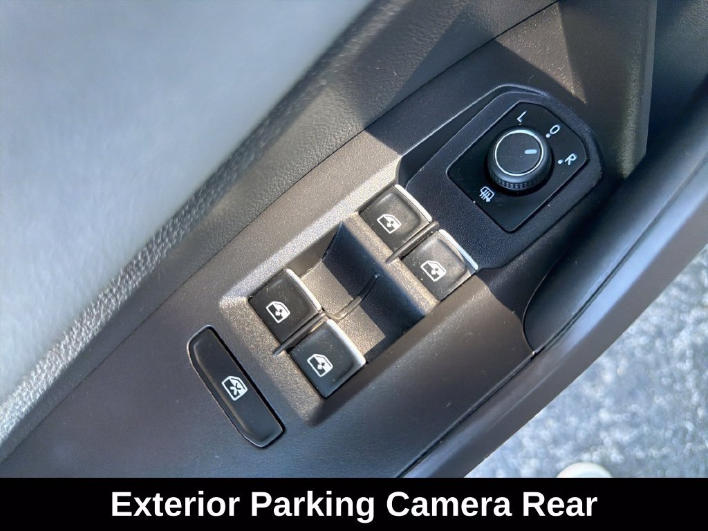 Used 2025 Volkswagen Jetta SEL FWD image 14