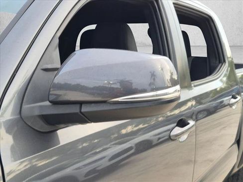 Used 2022 Toyota Tacoma TRD Off-Road w/ Technology Package RWD image 11