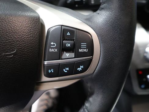 Used 2022 Ford Explorer XLT AWD/4WD image 36