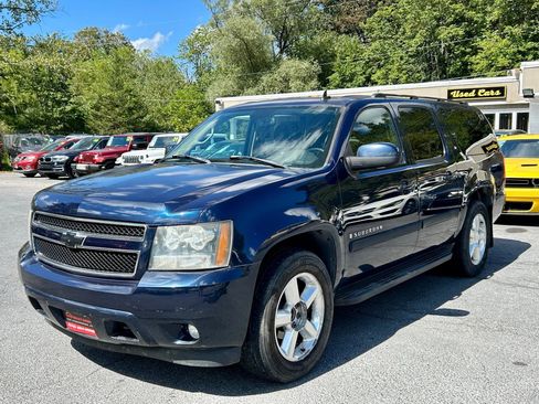 Used 2007 Chevrolet Suburban LT w/ LT Preferred Equipment Group image 4