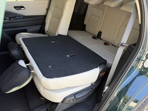 Certified 2024 Nissan Pathfinder SL image 35