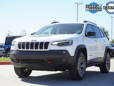 Used 2022 Jeep Cherokee Trailhawk image 3