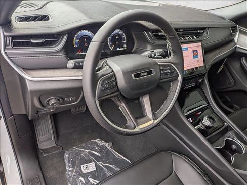 New 2025 Jeep Grand Cherokee L Limited image 3