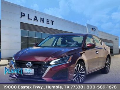 Used 2024 Nissan Altima 2.5 SV w/ SV Premium Package