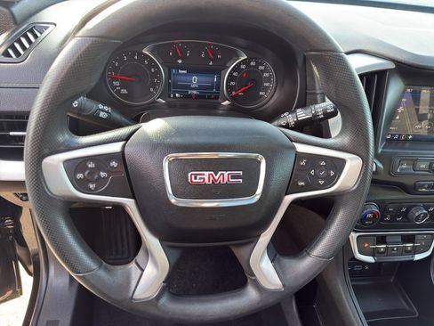 Used 2023 GMC Terrain SLE w/ Driver Convenience Package image 16