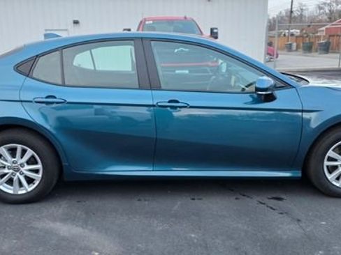 Used 2025 Toyota Camry LE image 6