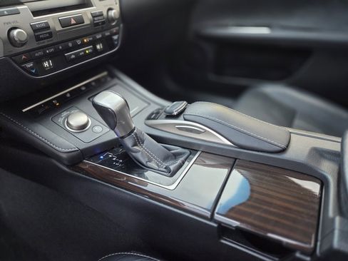 Used 2017 Lexus ES 350 w/ Luxury Package image 15