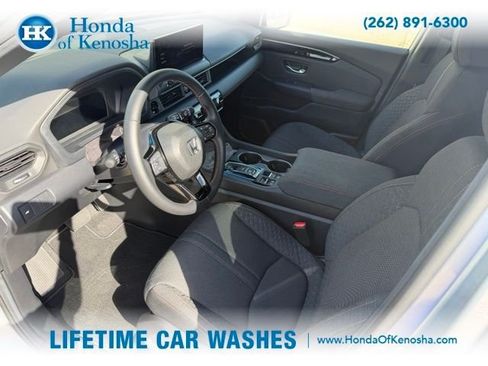 Used 2026 Honda Pilot Sport image 6