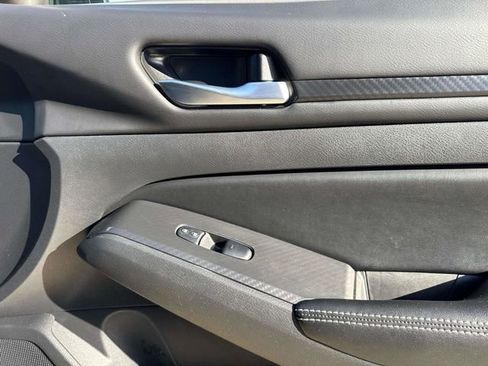 Used 2024 Nissan Altima 2.5 SV image 20