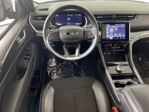 Used 2023 Jeep Grand Cherokee Altitude AWD/4WD image 22