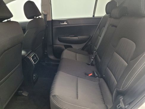 Used 2019 Kia Sportage LX image 18